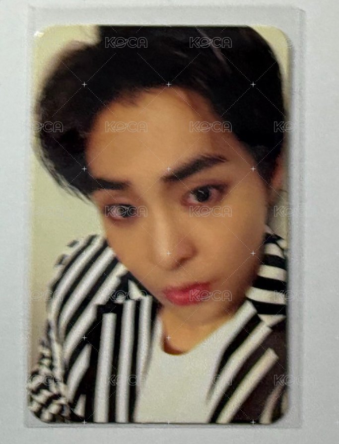 Xiumin  love me right專輯小卡