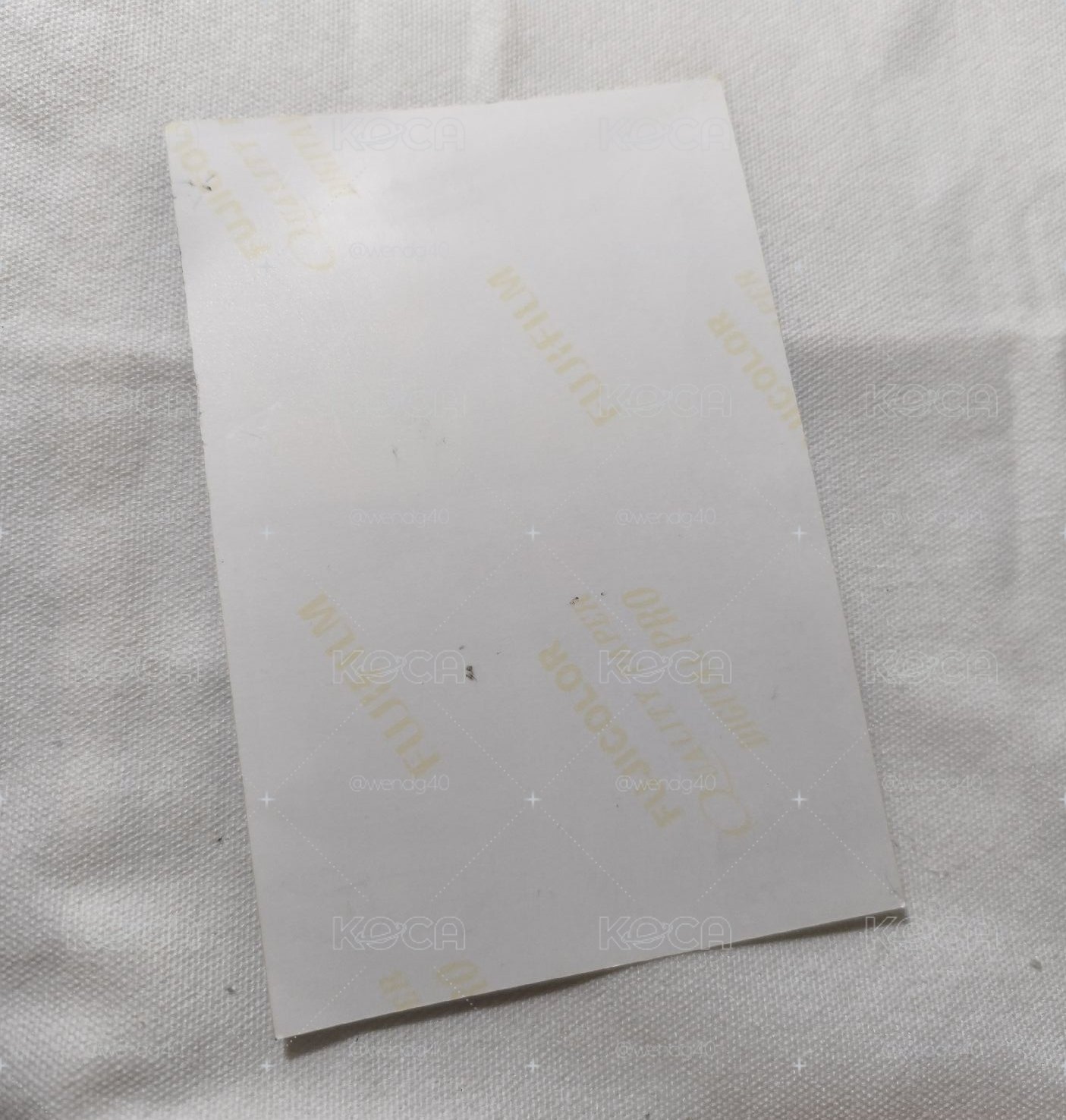 《水邊之夜》官方周邊組品項：呂太洲 x 金懿玄 四格相卡 + 透光底片卡，共兩件合售（不拆賣）。