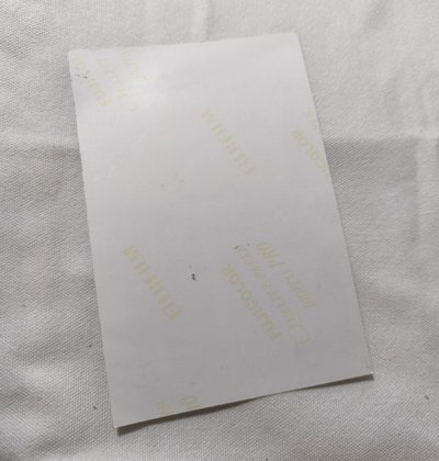 《水邊之夜》官方周邊組品項：呂太洲 x 金懿玄 四格相卡 + 透光底片卡，共兩件合售（不拆賣）。