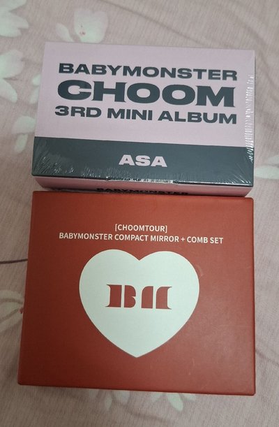 現貨不用等！ [CHOOMTOUR]化妝鏡+隨身梳子套組 +ASA 娃專未拆