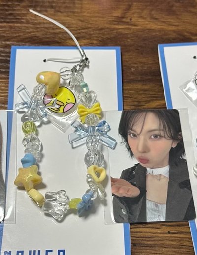 Bae扇子+手機掛鏈