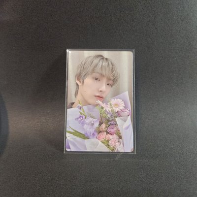 ：路上看到💐就買了 才不是特別買給你的