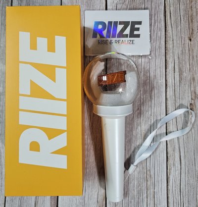二手 RIIZE 手燈 應援棒