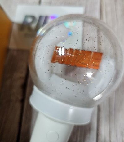 二手 RIIZE 手燈 應援棒