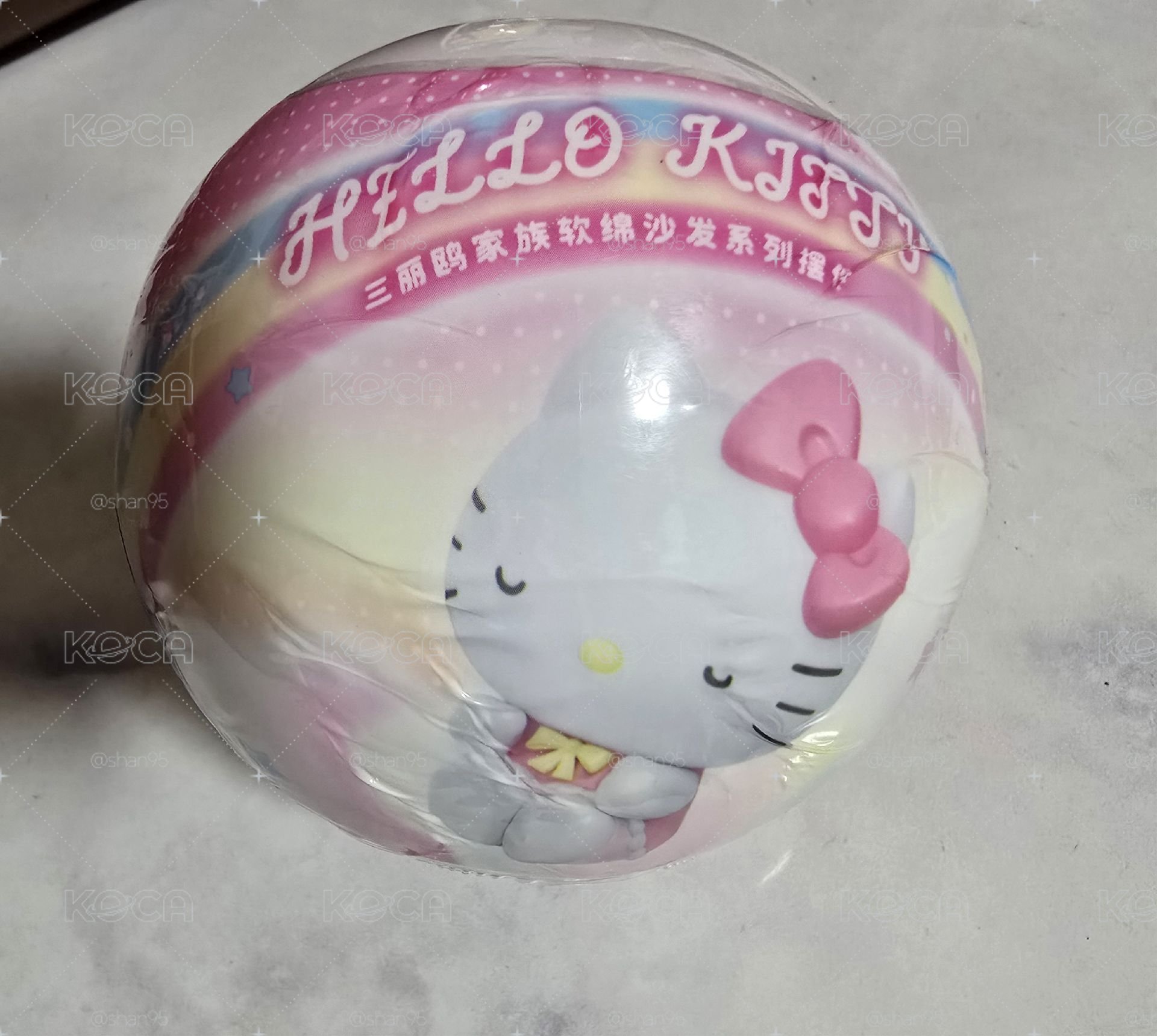 kitty 沙發公仔（全新未拆）