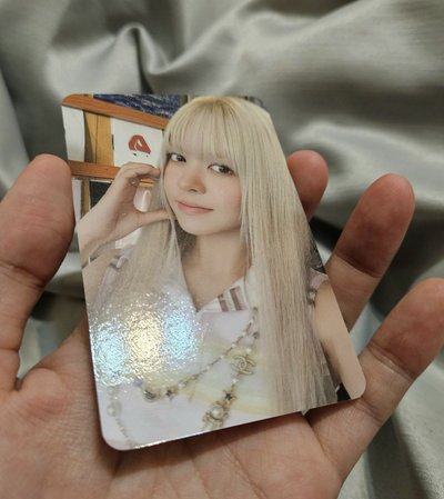NMIXX 小夜曲 ms 隨機卡 莉莉 臉頰比心 比愛心，近全新，正反面無瑕疵