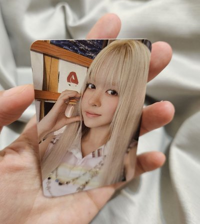 NMIXX 小夜曲 ms 隨機卡 莉莉 臉頰比心 比愛心，近全新，正反面無瑕疵