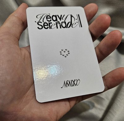 NMIXX 小夜曲 ms 隨機卡 莉莉 臉頰比心 比愛心，近全新，正反面無瑕疵