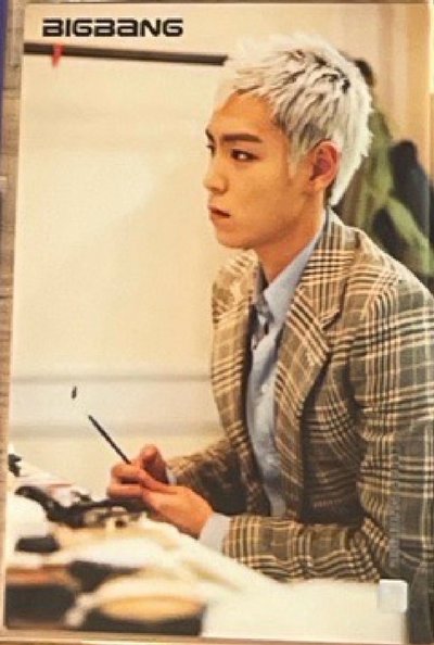 T.O.P. 格紋西裝小卡