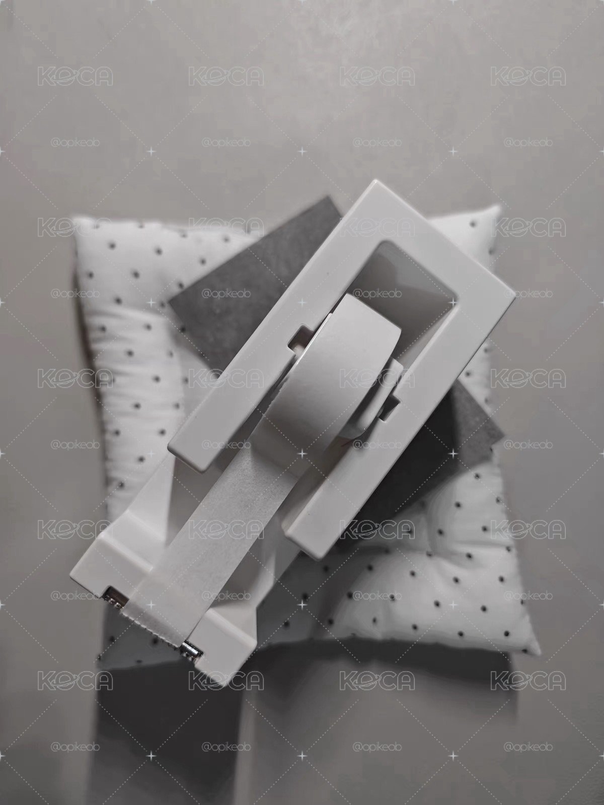 白色膠帶台