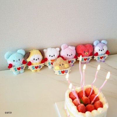 代購 BT21 I❤️U吊飾娃娃