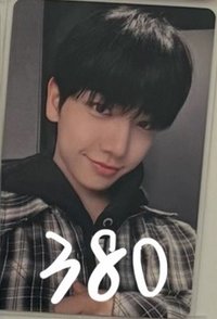 明宰鉉yzy2.0幸運卡