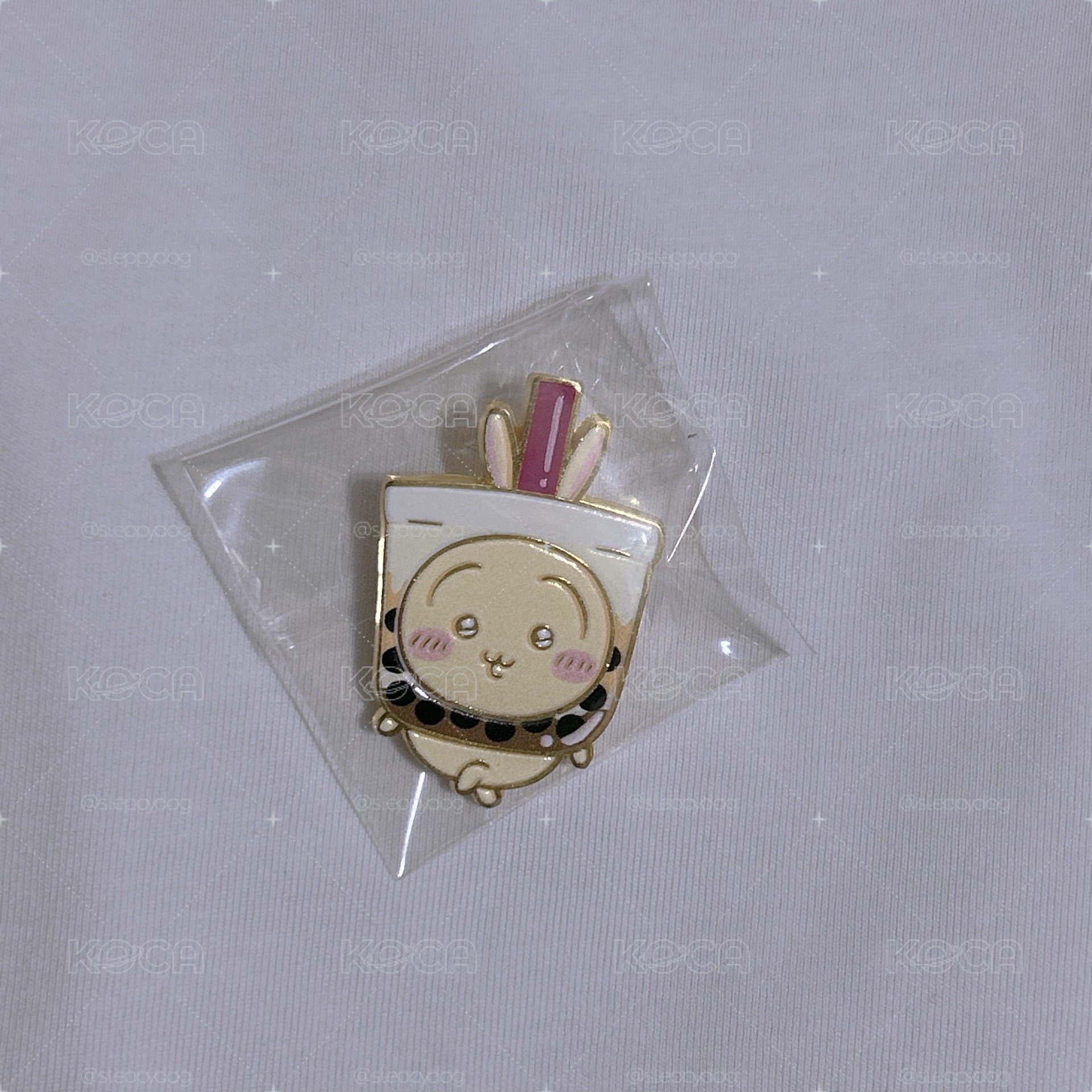 Chiikawa Days 兔兔 珍珠奶茶+金屬胸針