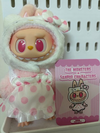 「二手」Hello Kitty labubu 