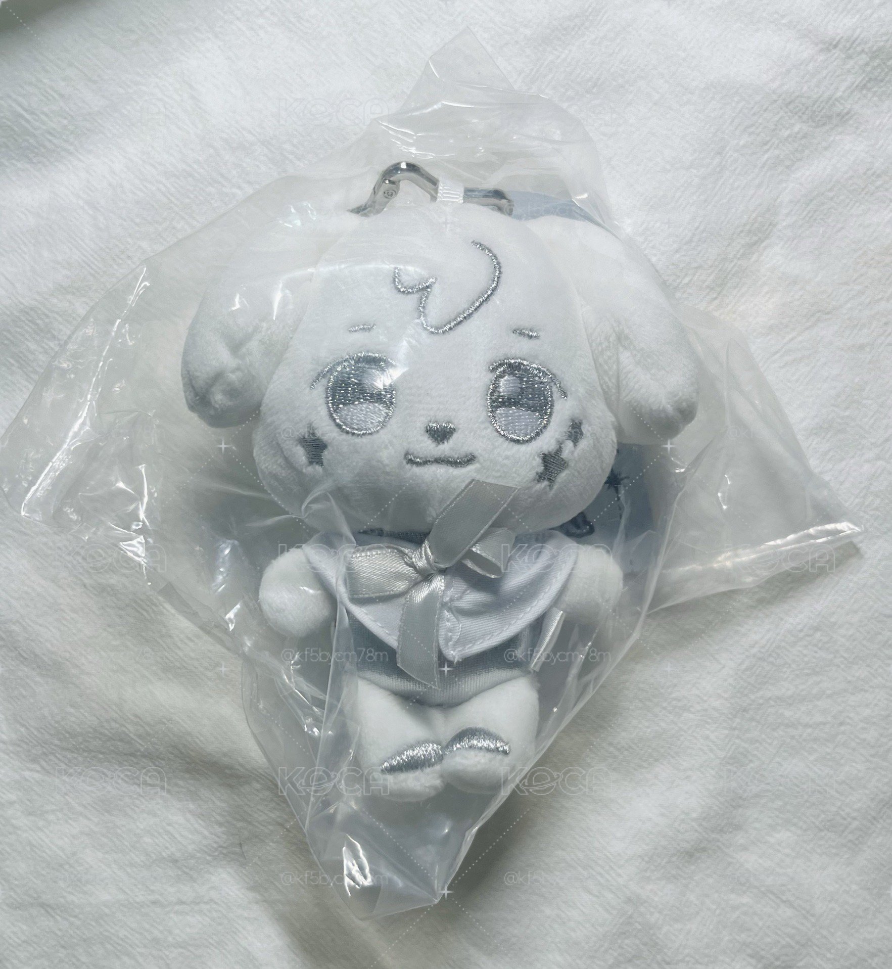 銀白吊飾娃潤