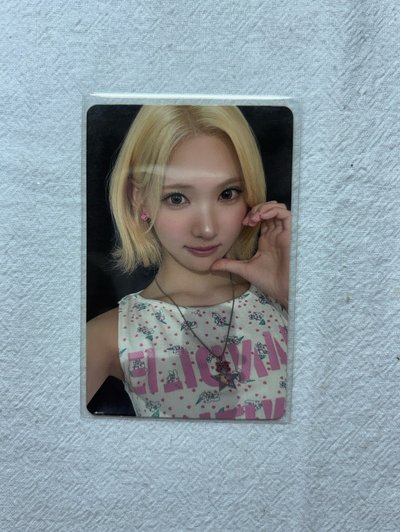 Jiwoo  中文卡背 迷二 sr 特典卡 A ver.