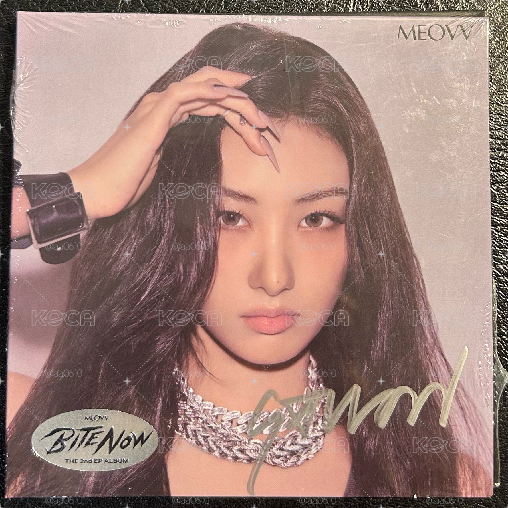 ［MEOVV]BITE NOW親簽單封