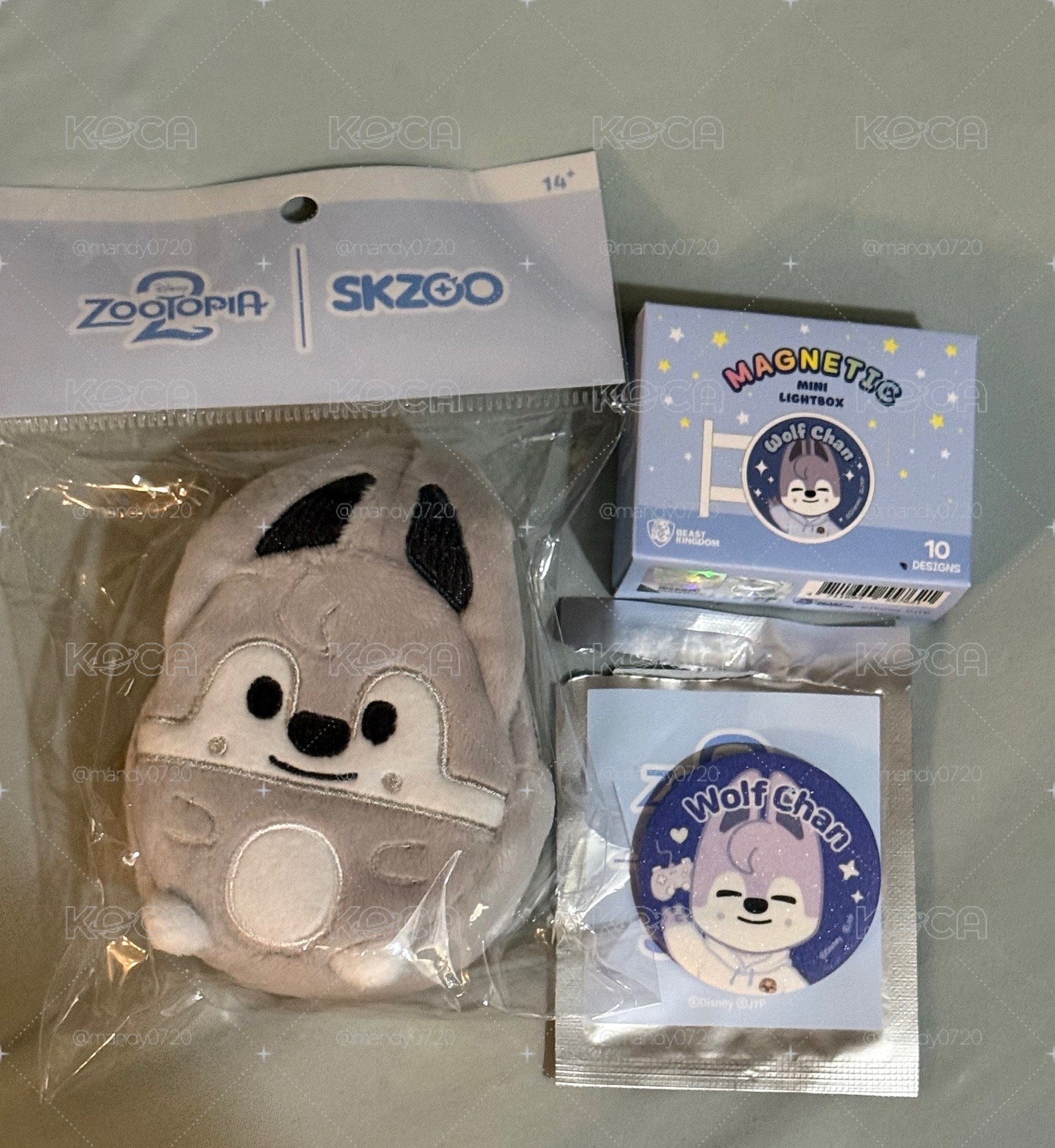 (未拆現貨）Wolf chan燈箱+徽章+零錢包