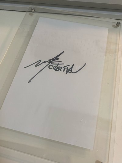 馬丁迷一親簽小盤