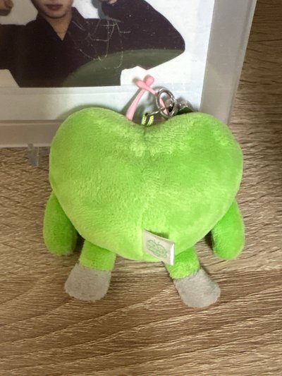 綠色愛心怪物