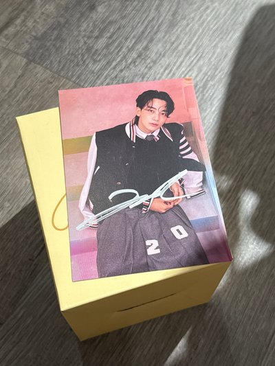 💎尹淨漢簽名照 綁賣kimja夜燈（全新僅確認是否能開燈）