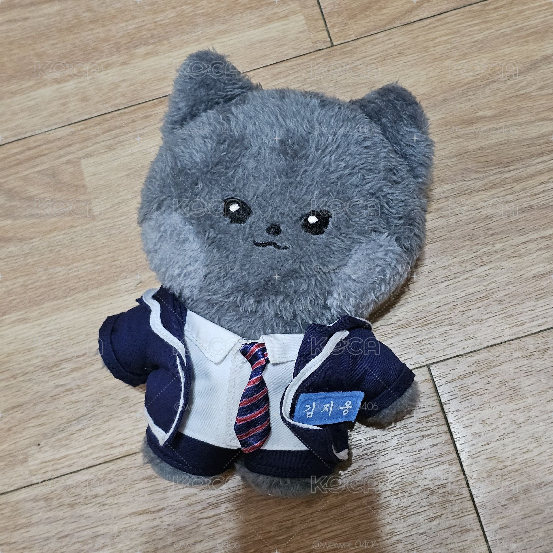 雄尼尼 zeroni 中娃 18cm 校服+制服 再送兔兔裝