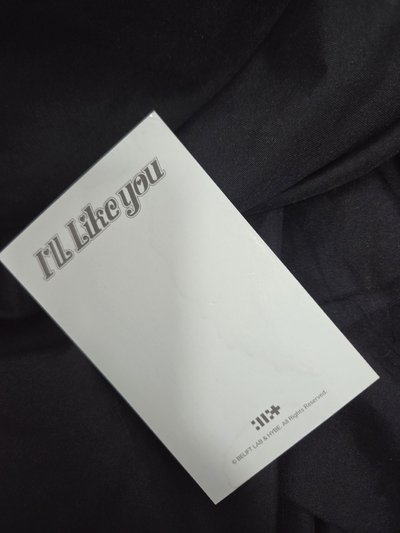 有瑕疵適合帶出去 弄壞也不擔心  illit雙人卡