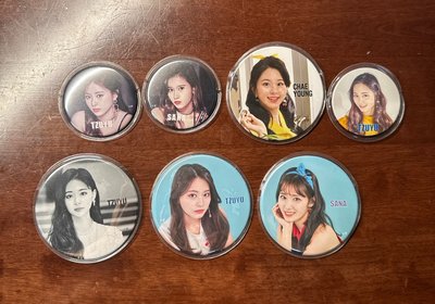 20元起標 TWICE 徽章 一次出清