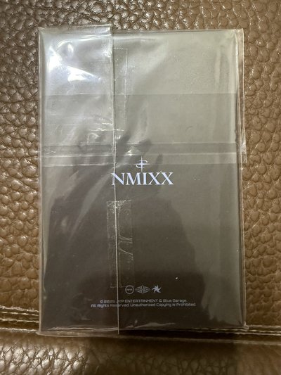 NMIXX世巡快閃店Lucky draw一等獎 成員親簽明信片書