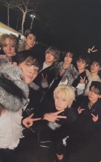 MOM wvs SHOWCASE LIVE 團體 特典卡 