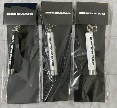 現貨在韓國）BIGBANG 主展覽周邊 GD、太陽、大聲LED投射燈吊飾、限量T ，9月中後旬出貨