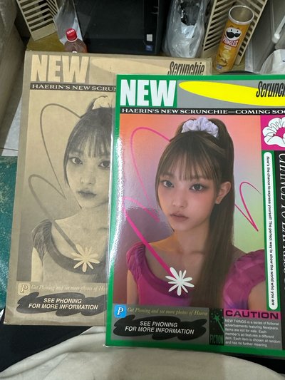 NewJeans haerin出道快閃店墊板