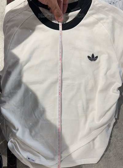 Jennie X adidas白色T+小卡