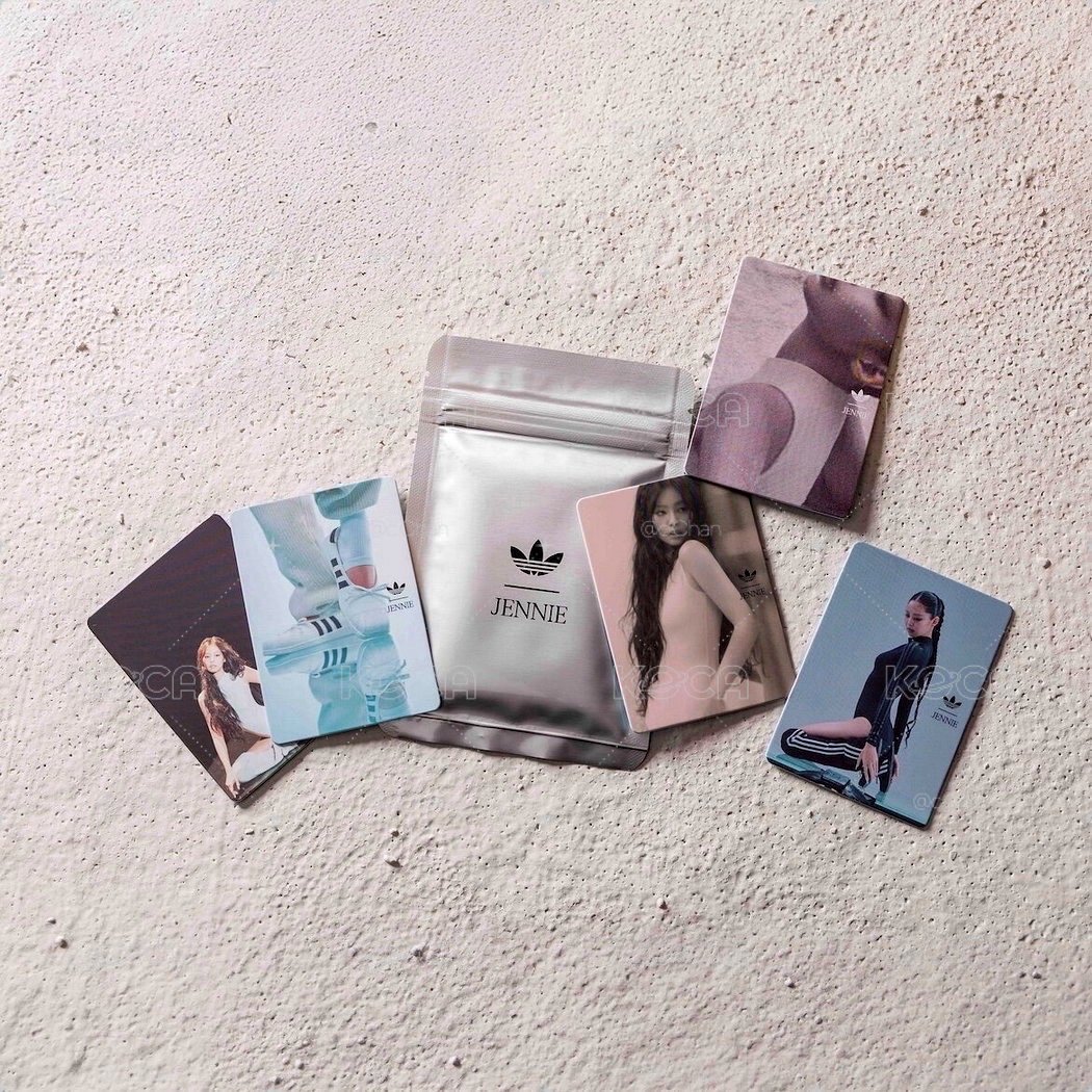 Jennie X adidas白色T+小卡