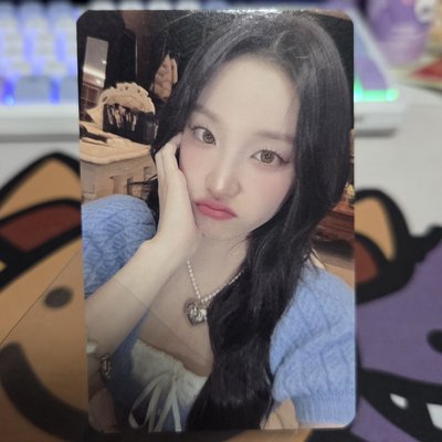 藍衣托臉琦