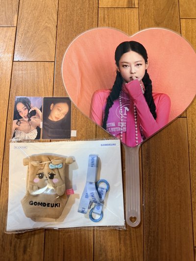 💙代友售JENNIE二巡扇子 手燈套