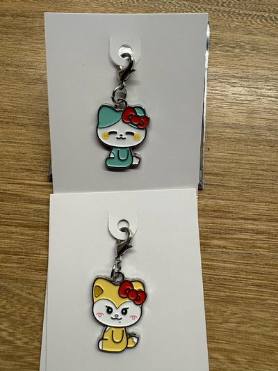 hello kitty 隨機吊飾 粒留領