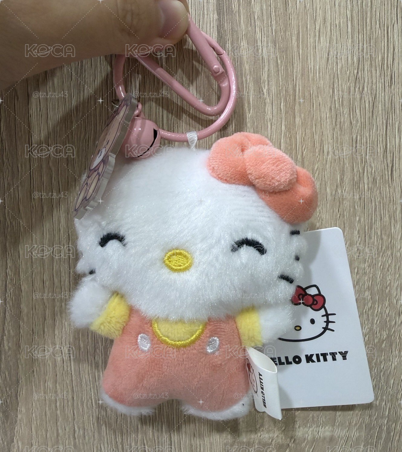 捧臉瞇眼kitty