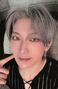 MOM TAME ME Ver 專輯卡 B