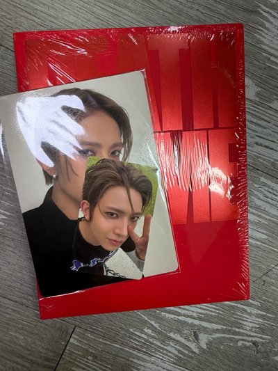 EVAN 藍/紅版未拆專（含weverse特典）