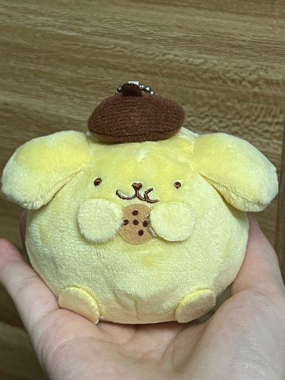 圓滾滾吃餅乾布丁狗