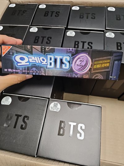 BTS四代手燈 限量30 現貨 現貨 現貨  火速出貨🚚 贈送bts oreo一條