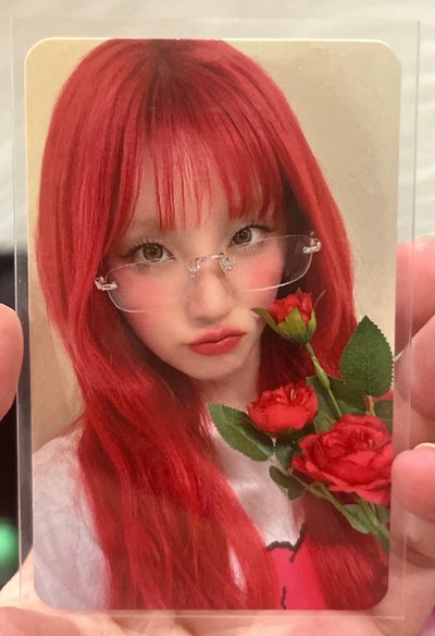 yuqi紅髮