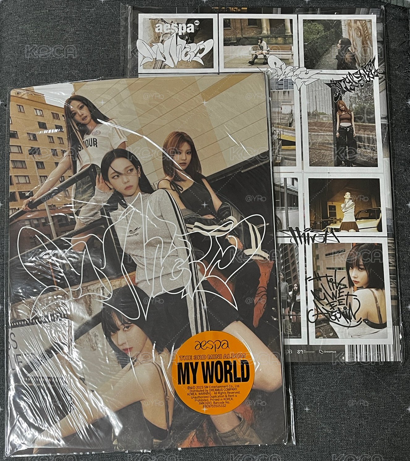 MY WORLD Tabloid版未拆
