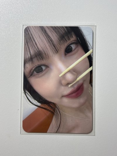 Yuju In Bloom rs線下簽售卡