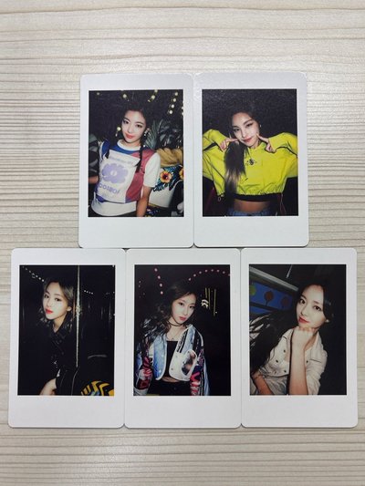Itzy csi 側背包拍立得