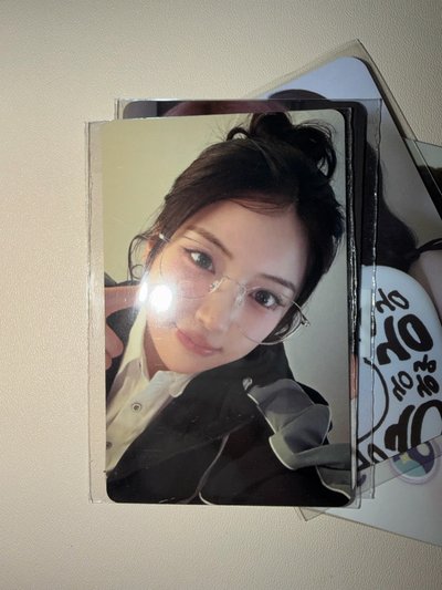 NMIXX Jiwoo 滿額卡