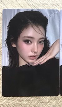 扶臉（左）