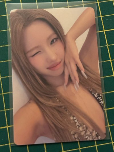 We are yzy 抽抽樂 特典卡 小娟1卡