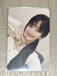 HER 專卡  手放下巴
